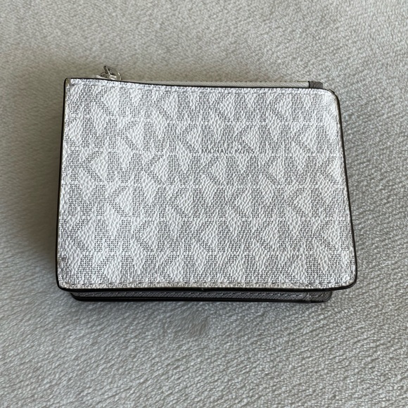 Michael Kors Montgomery Carryall Card Case/Wallet - Picture 2 of 8